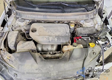 2019 Jeep Cherokee Latitude Plus z USA, uszkodzony, nr VIN 1C4PJLLB0KD404244